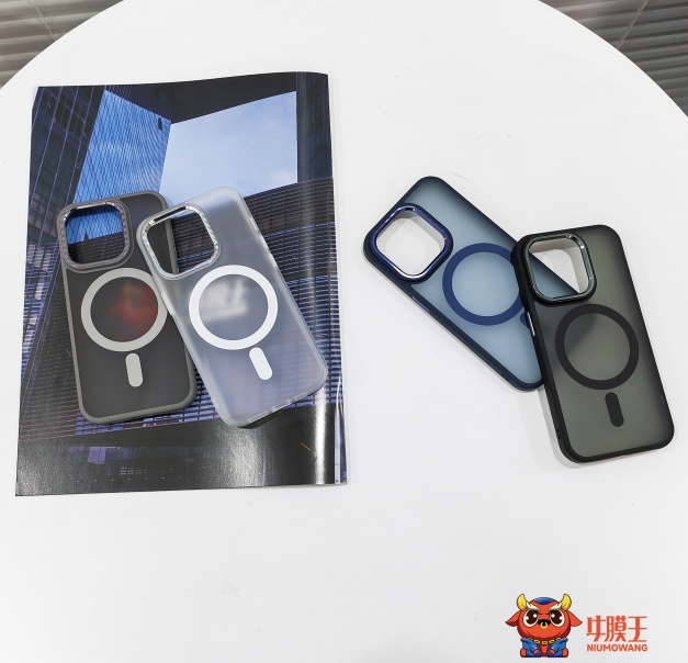 牛膜王贴膜：什么材质的手机壳防摔?