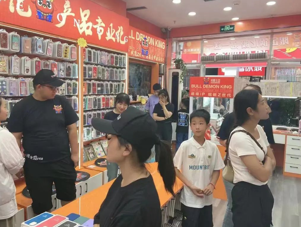 开一家手机贴膜店有市场吗？